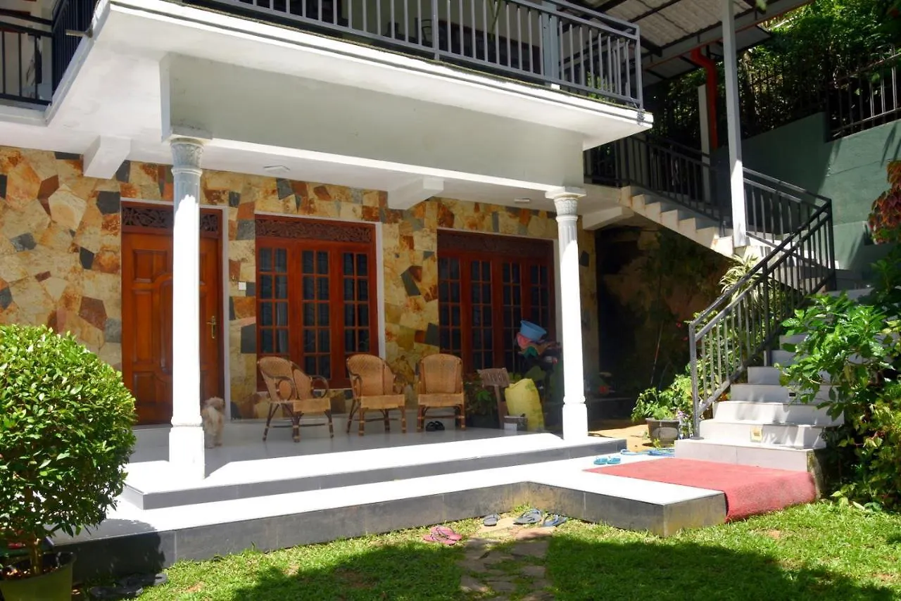 Cozy Homestay Kandy Affittacamere